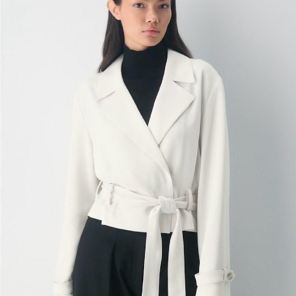 Aritzia Babaton Postage Trench Coat - Vintage White Size Small